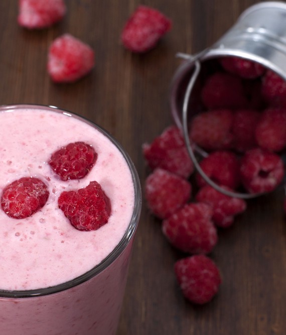 Homemade Raspberry Banana and Oat Protein Smoothie - Nutribullet Recipes